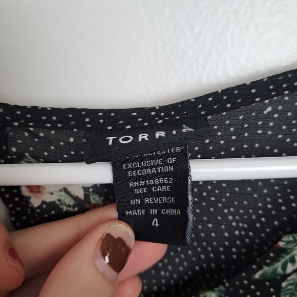 Torrid Black White Polka Dot Floral Sheer Ruffle Romantic Blouse Size 4X - Picture 5 of 8